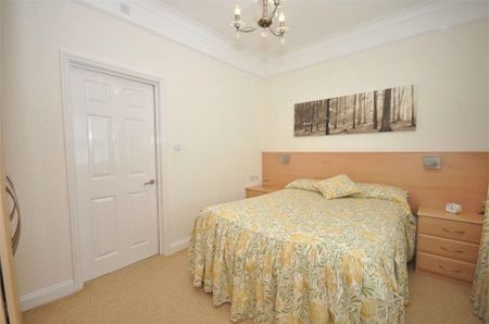 Laleham Road, Staines-upon-Thames, Surrey, TW18 2DS - Photo 3