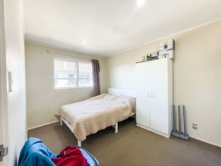 END UNIT WITH SUNNY VIEWS - Photo 3