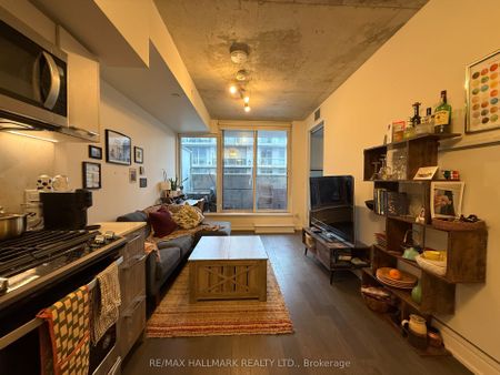 Riverside Square Lofts 15-45 , #814 - Photo 2