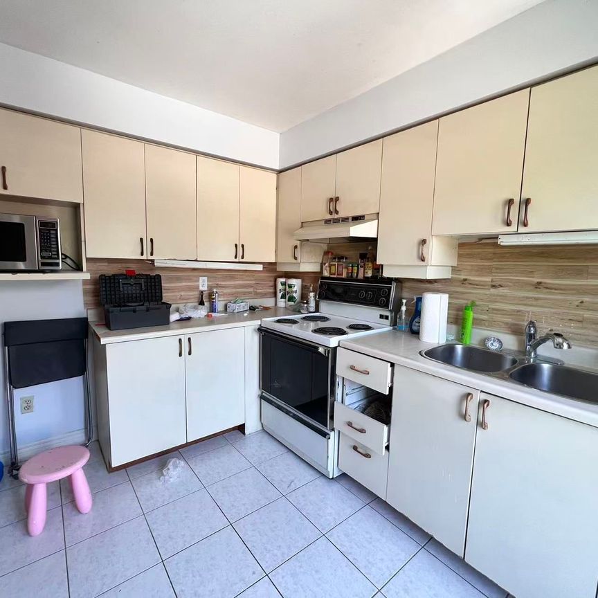 For Lease - 25 whitecap Boulevard Unit# UNIT 29, Toronto, Ontario - Photo 1