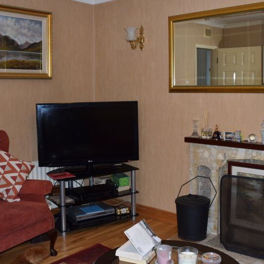 Room for rent in 3-bedroom apartment in Clonsilla, Dublin - Photo 1