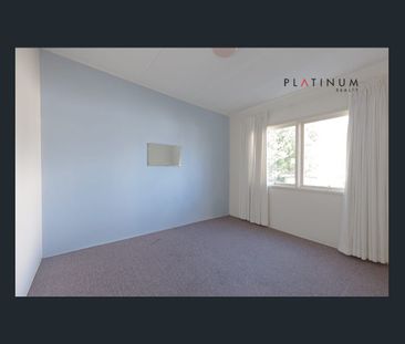 Beachside, Central Location – Classic 2-Bedroom Townhouse - Photo 1