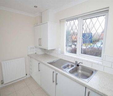 2 bedroom semi-detached house to rent - Photo 6