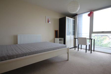 2 bedroom apartment to rent - Photo 4