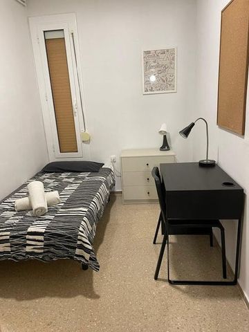 Gran Via de les Corts Catalanes, Barcelona, Catalonia 08015 - Photo 3