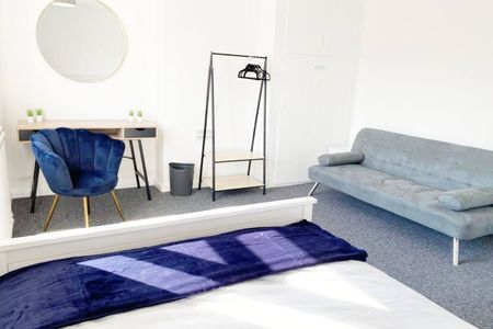 2 Bed Semi-Detached House, Bristol Road, LU3 - Photo 3