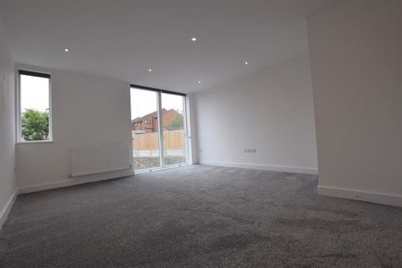 3 Bedroom Mews To Let - Photo 2