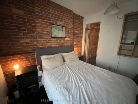 21 Wells Street #Main Flr Apt - Photo 4