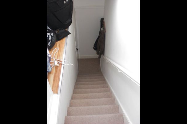 Studio Flat, Hillfield Avenue, N8 - Photo 1