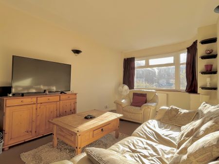 3 bedroom house to rent Catherine Road, Worcester, WR2 - Photo 2