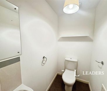 3 bedroom terraced house to rent - Photo 3