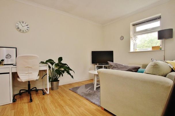 Inkerman Road, Woking, Surrey, GU21 - Photo 1