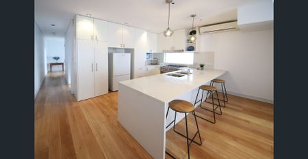 STUNNINGLY RENOVATED 2-BEDROOM HOME IN PRIME LOCALE - Photo 5