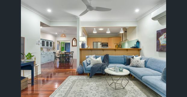 Bardon Oasis - Where outdoor living and entertaining is a dream! - Photo 1