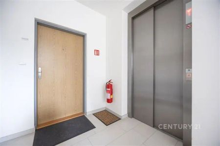 Slunný 2+kk s balkonem v Rezidenci Zelené město - Photo 2
