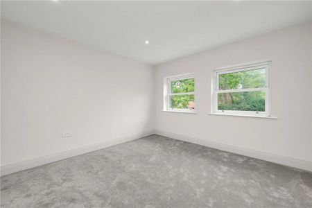 5 bedroom semi-detached house to rent - Photo 3