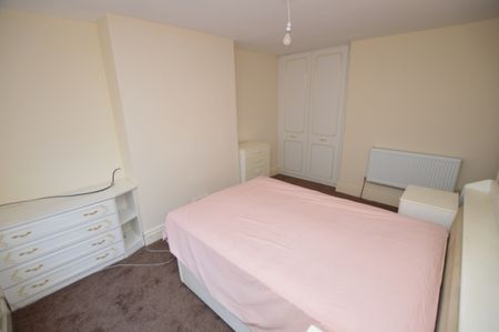 3 Bedroom End of Terrace - Photo 5