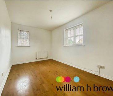 Chinook, Colchester, Highwoods - Photo 1