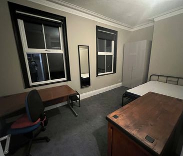 6 Bed Semi-Detached House, Birch Grove, M14 - Photo 5