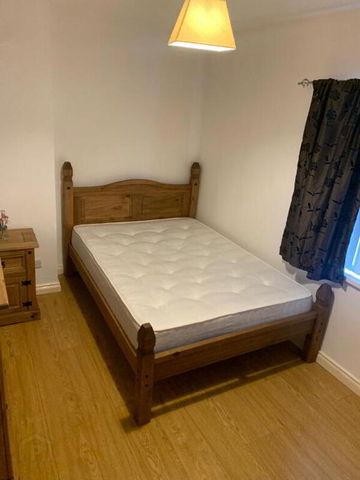 50 Kilburn Street, Belfast, BT12 6JS - Photo 4