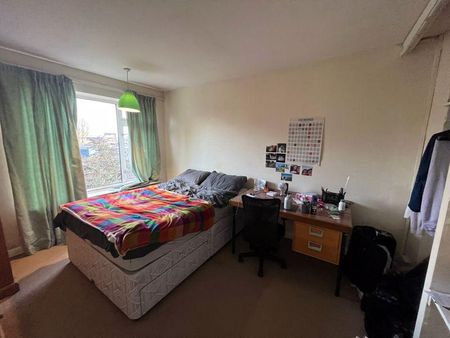 3 bedroom terraced house to rent - Photo 3