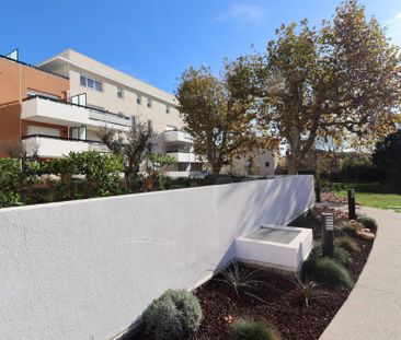 A la location appartement 3 pièces de 62 m² avec terrasse et deux p... - Photo 6