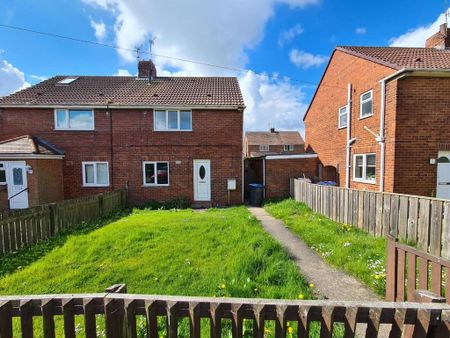 2 bedroom semi-detached house to rent - Photo 4