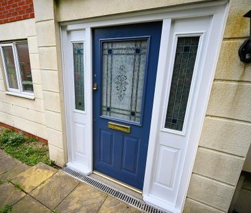 4 bedroom end of terrace house to rent - Photo 2