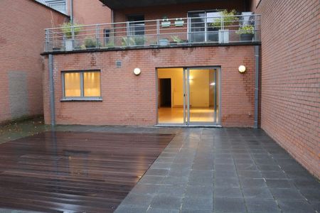 Zeer ruim gelijkvloersappartement met 2 slaapkamers en prachtig terras - Photo 3