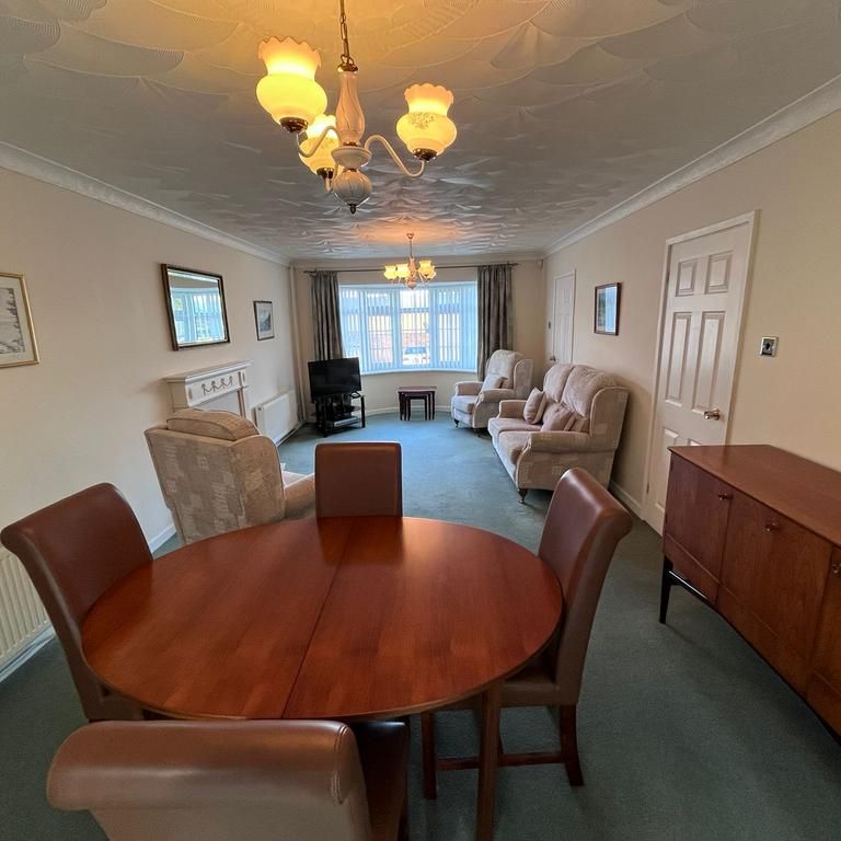 3 bedroom semi-detached house to rent - Photo 1