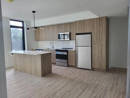 PostHouse — 2 Bedroom - Photo 5