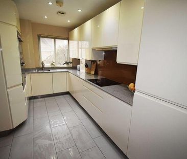 3 bedroom detached house to rent - Photo 2