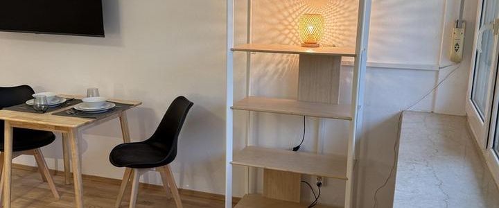 Modernes, zentrales, voll möbl. Apartment mit Balkon, EBK – ideal für 2 Personen - Foto 1