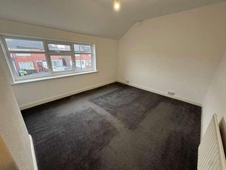 Grove Crescent, Grimsby, DN32 - Photo 2