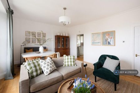 2 bedroom flat to rent - Photo 2