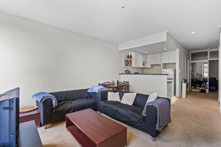 Prime St Kilda Road Location - Move-In Ready Apartment - Photo 2
