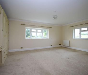 4 bedroom detached house to rent - Photo 6