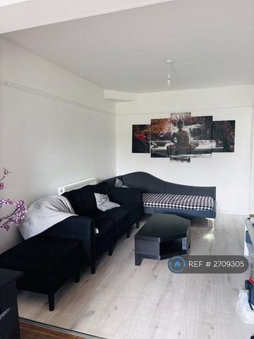 1 bedroom in a house share to rent - Photo 4
