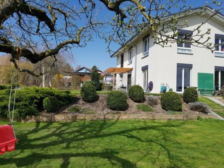 MAISON 6 PIÈCES À LE MOURET (FR), MEUBLÉ, DURÉE DÉTERMINÉE - Photo 4