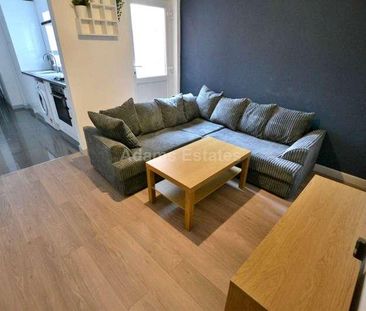 Clarendon Road, Reading, RG6 - Photo 2