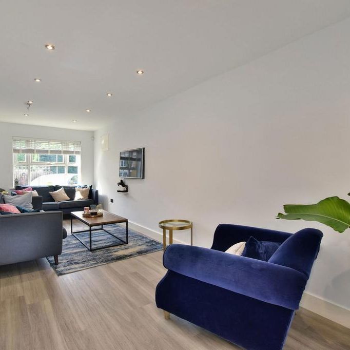 4 bedroom detached house to rent - Photo 1