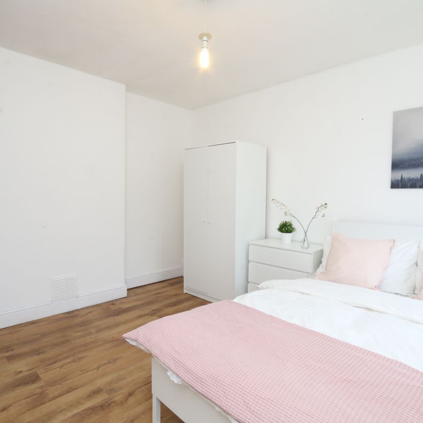 Pemell Close - Photo 1