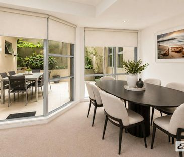 Renovated 2-Bedroom Apartment in the Heart of Rose Bay - Photo 2
