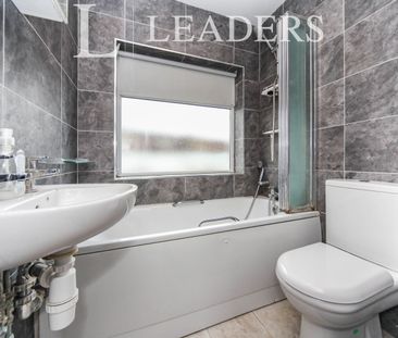 2 bedroom mid-terrace to rent Charming 2-Bedroom Terraced House - D... - Photo 3