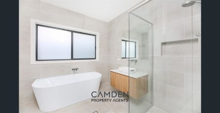 AVAILABLE FROM 15TH DECEMBER! Designer Living Comfort! - Photo 4