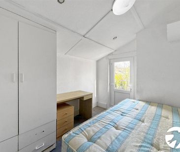 4 bedroom terraced house to rent - Photo 6