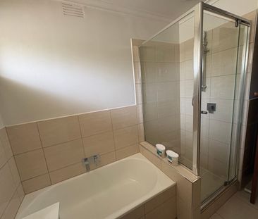 SPACIOUS 2 BEDROOM FRONT FACING UNIT! - Photo 6