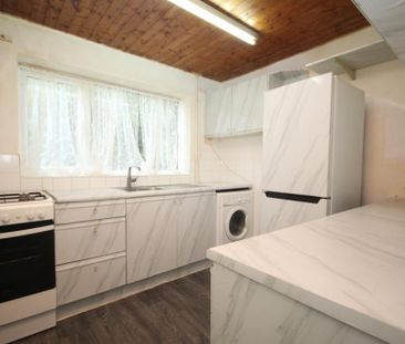 2 bedroom maisonette to rent - Photo 4