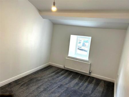 2 bedroom semi-detached house to rent - Photo 5