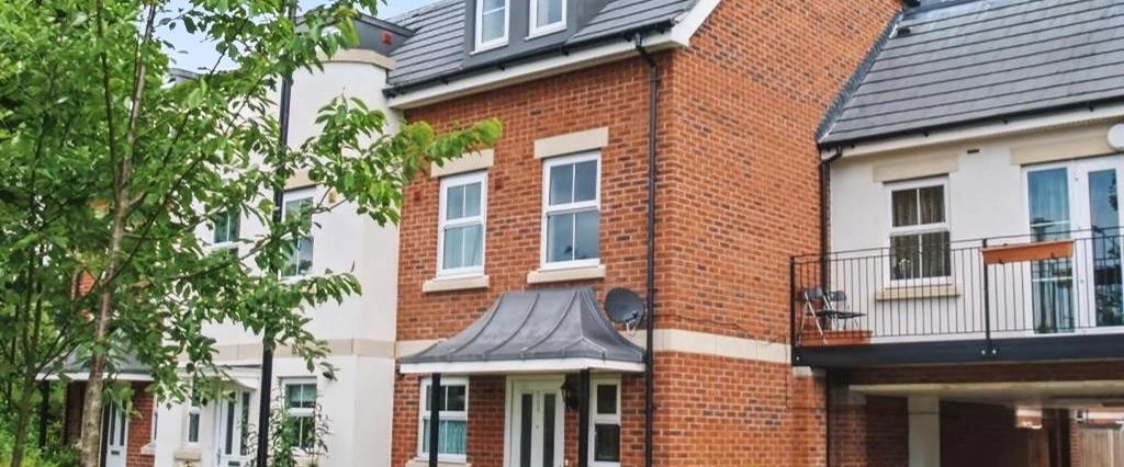 3 bedroom townhouse to rent - Photo 1